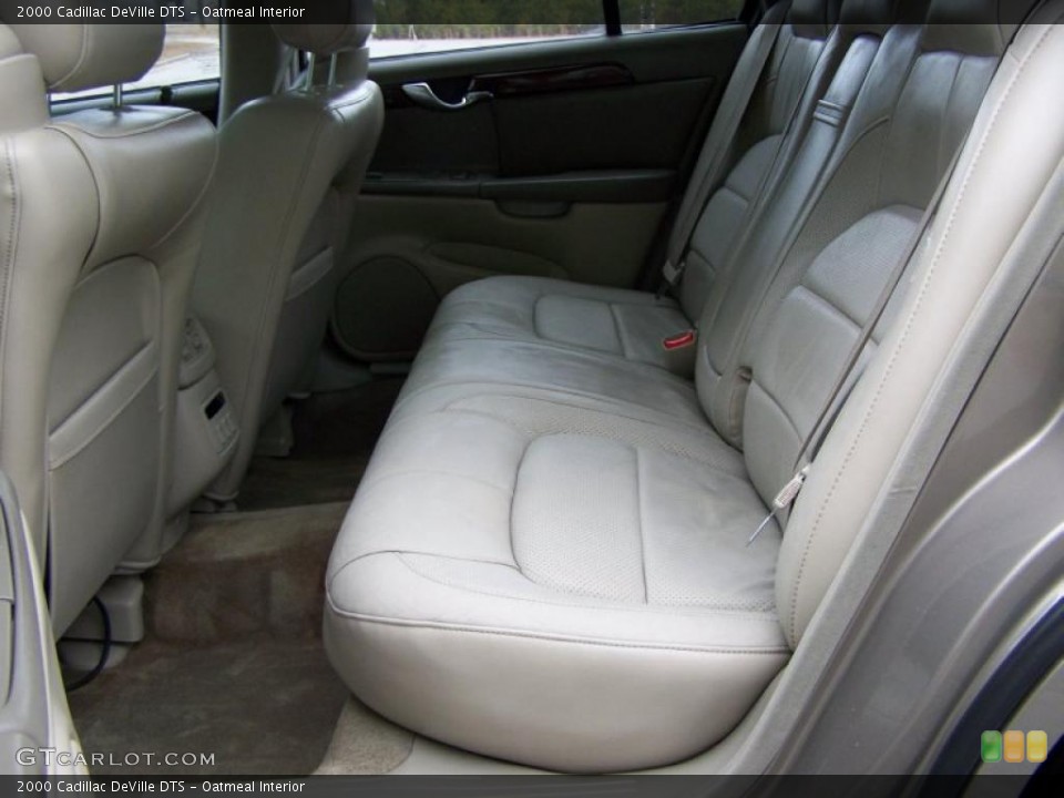 Oatmeal Interior Photo for the 2000 Cadillac DeVille DTS #46260685