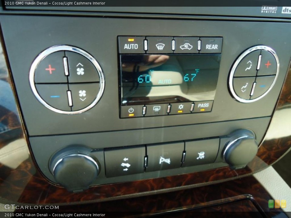 Cocoa/Light Cashmere Interior Controls for the 2010 GMC Yukon Denali #46268950