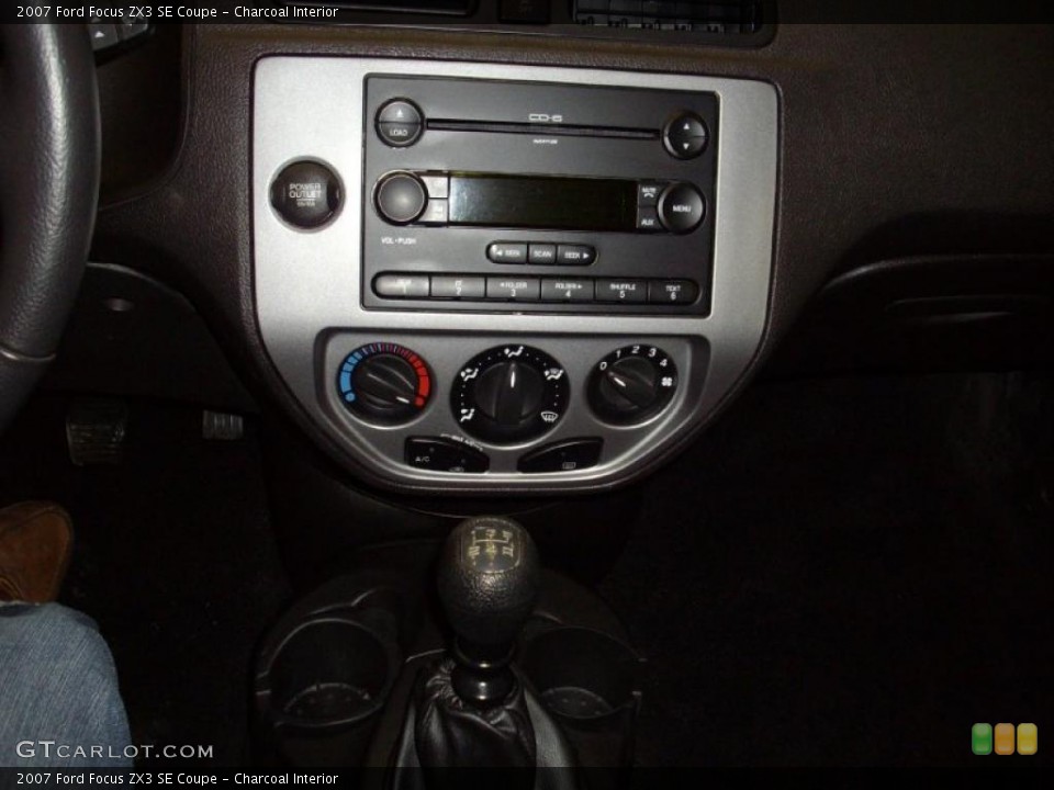 Charcoal Interior Controls for the 2007 Ford Focus ZX3 SE Coupe #46269202
