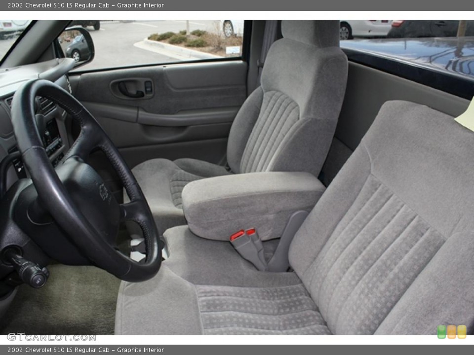 Graphite Interior Photo for the 2002 Chevrolet S10 LS Regular Cab #46270165