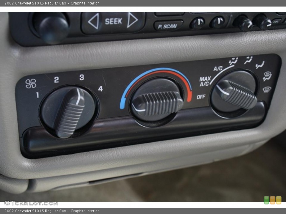 Graphite Interior Controls for the 2002 Chevrolet S10 LS Regular Cab #46270258