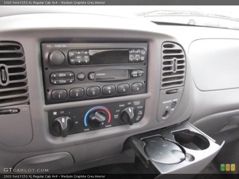 Medium Graphite Grey Interior Controls for the 2003 Ford F150 XL Regular Cab 4x4 #46270546