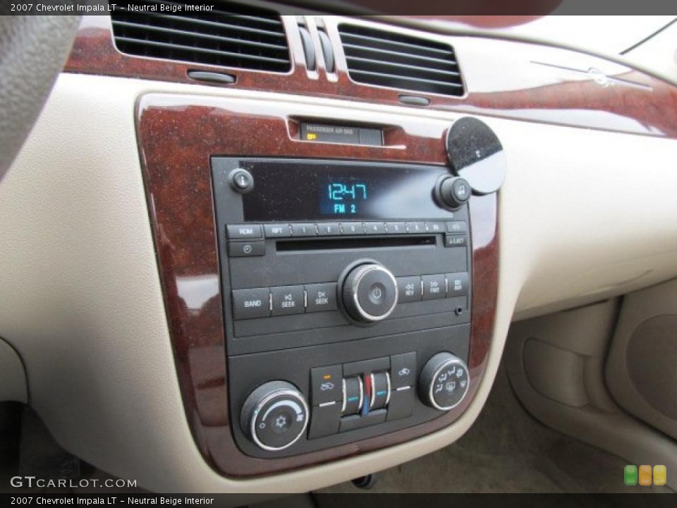 Neutral Beige Interior Controls for the 2007 Chevrolet Impala LT #46278105