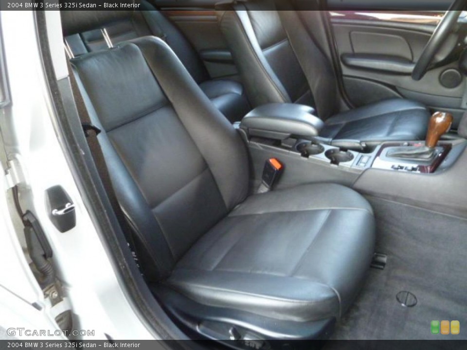 Black Interior Photo for the 2004 BMW 3 Series 325i Sedan #46282665