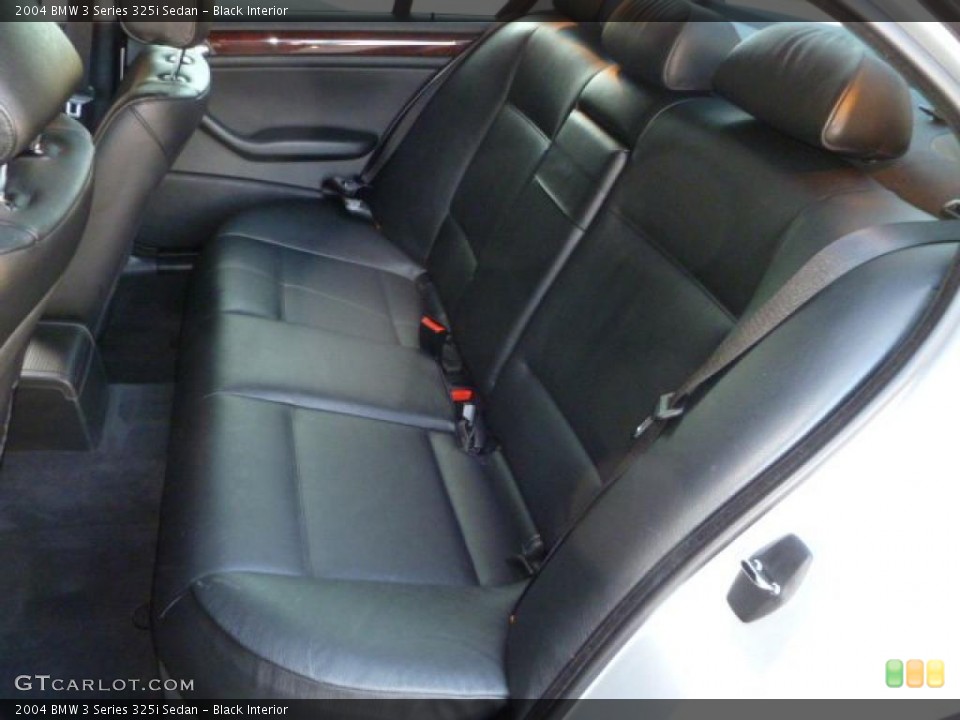 Black Interior Photo for the 2004 BMW 3 Series 325i Sedan #46282821