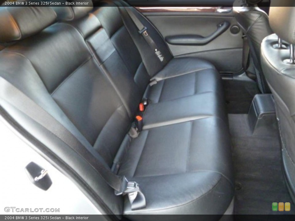 Black Interior Photo for the 2004 BMW 3 Series 325i Sedan #46282833