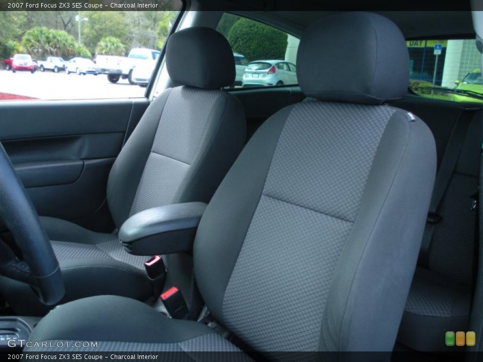Charcoal Interior Photo for the 2007 Ford Focus ZX3 SES Coupe #46291432
