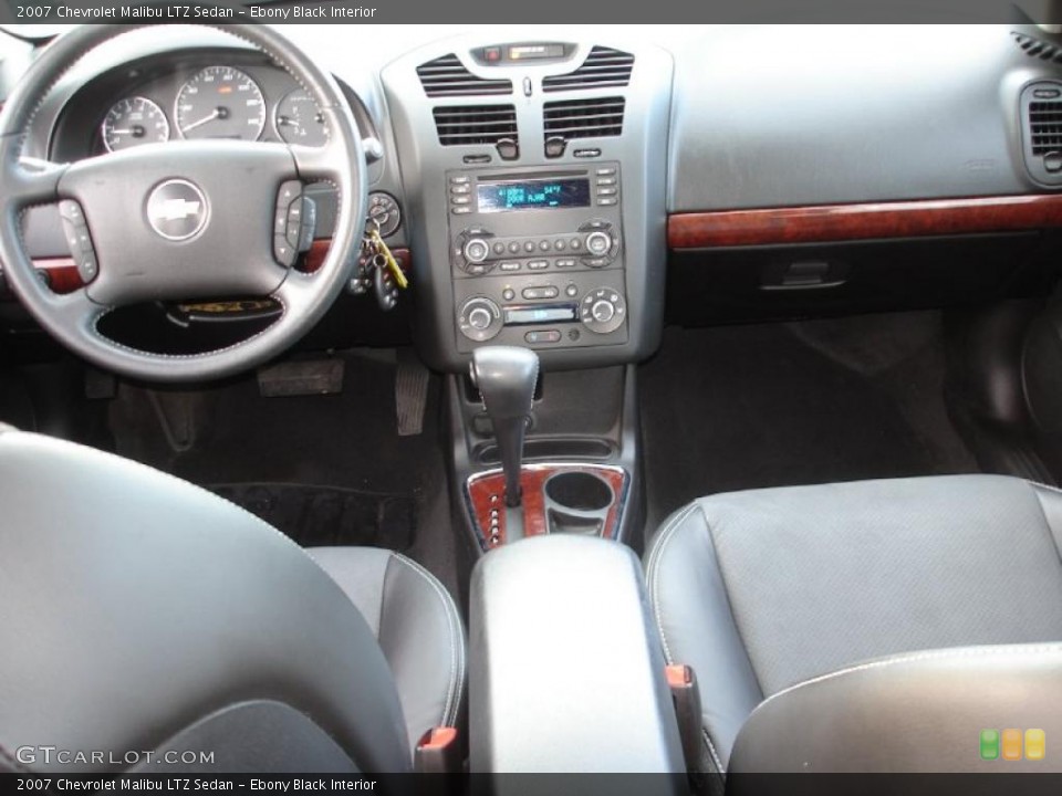 Ebony Black Interior Dashboard for the 2007 Chevrolet Malibu LTZ Sedan #46298278