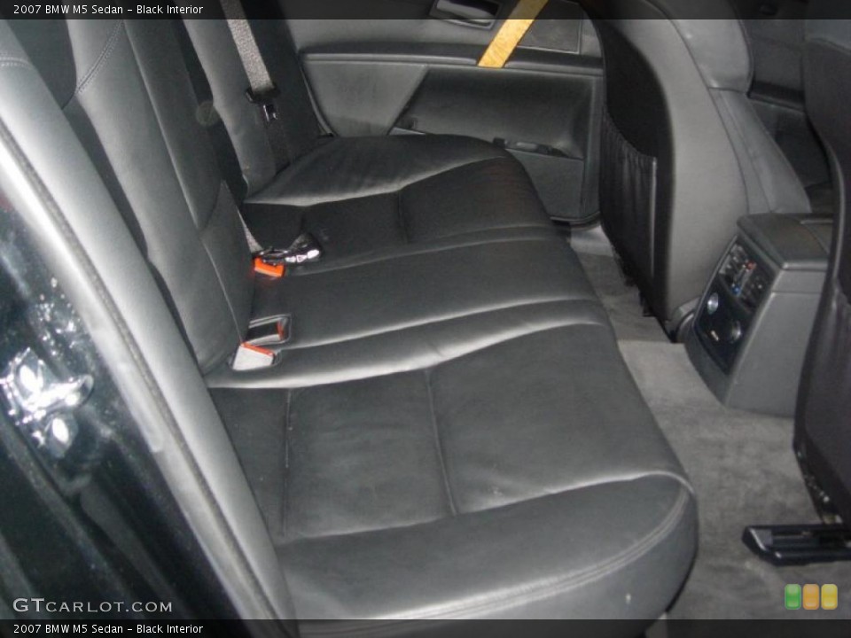 Black Interior Photo for the 2007 BMW M5 Sedan #46306232