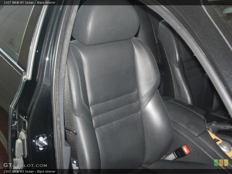 Black Interior Photo for the 2007 BMW M5 Sedan #46306304