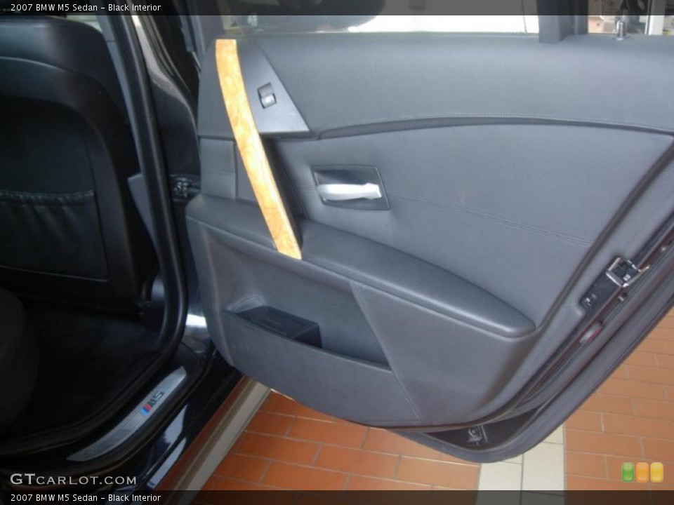 Black Interior Door Panel for the 2007 BMW M5 Sedan #46306343
