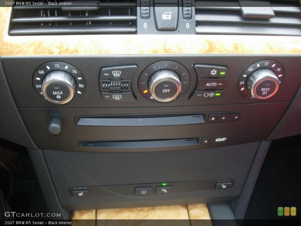 Black Interior Controls for the 2007 BMW M5 Sedan #46306400