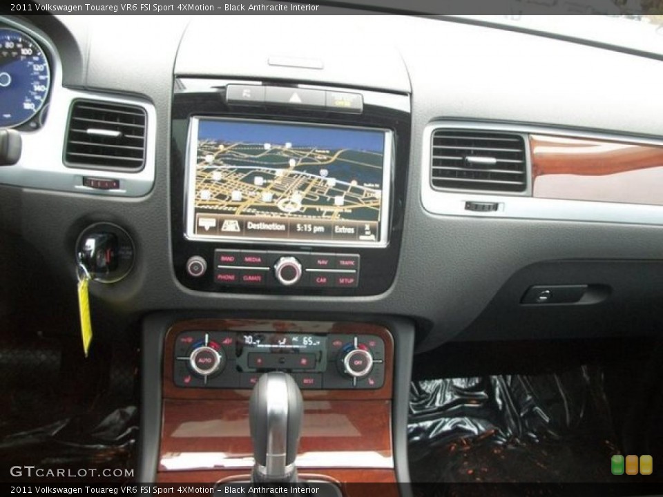 Black Anthracite Interior Navigation for the 2011 Volkswagen Touareg VR6 FSI Sport 4XMotion #46306625