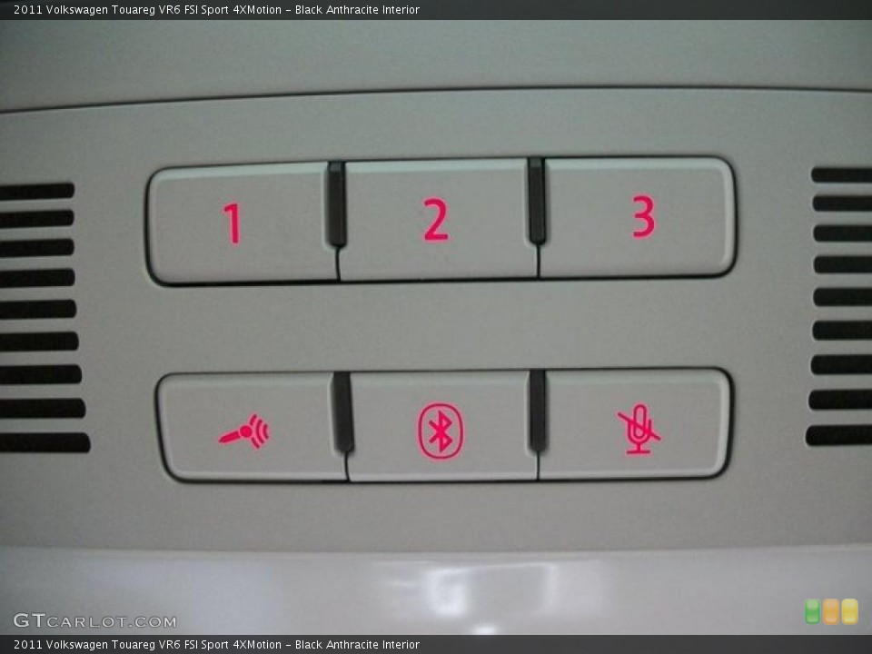 Black Anthracite Interior Controls for the 2011 Volkswagen Touareg VR6 FSI Sport 4XMotion #46306736