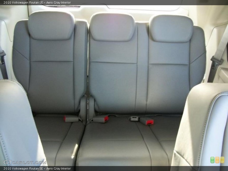 Aero Gray Interior Photo for the 2010 Volkswagen Routan SE #46308557