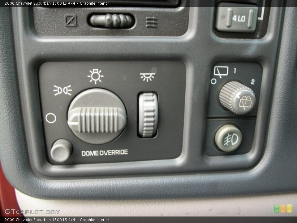 Graphite Interior Controls for the 2000 Chevrolet Suburban 1500 LS 4x4 #46316337