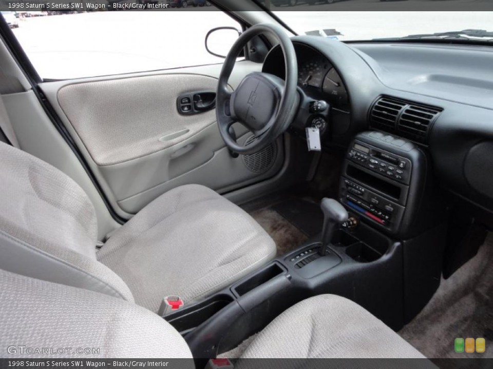 Black/Gray Interior Photo for the 1998 Saturn S Series SW1 Wagon #46329741