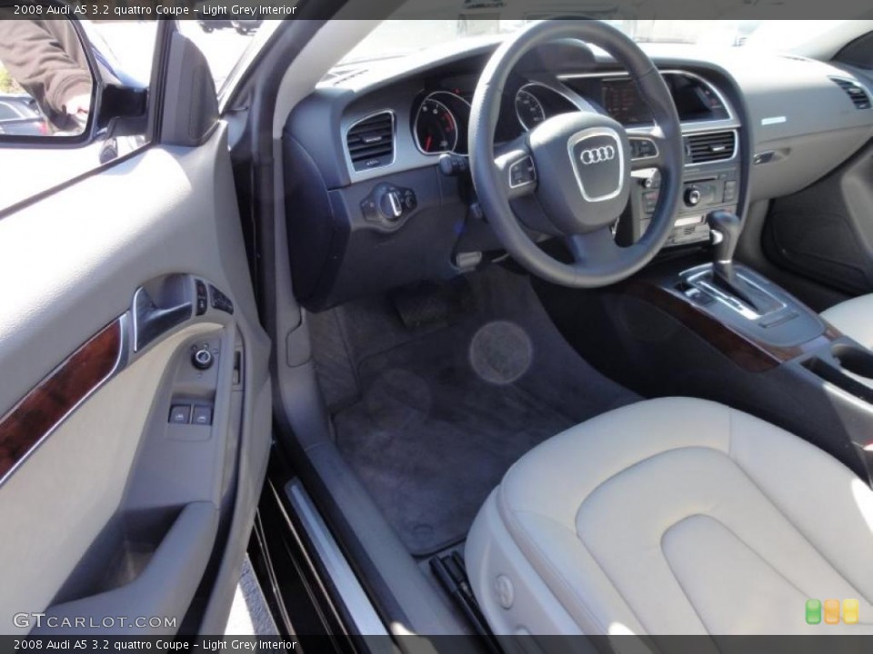Light Grey Interior Photo for the 2008 Audi A5 3.2 quattro Coupe #46331985