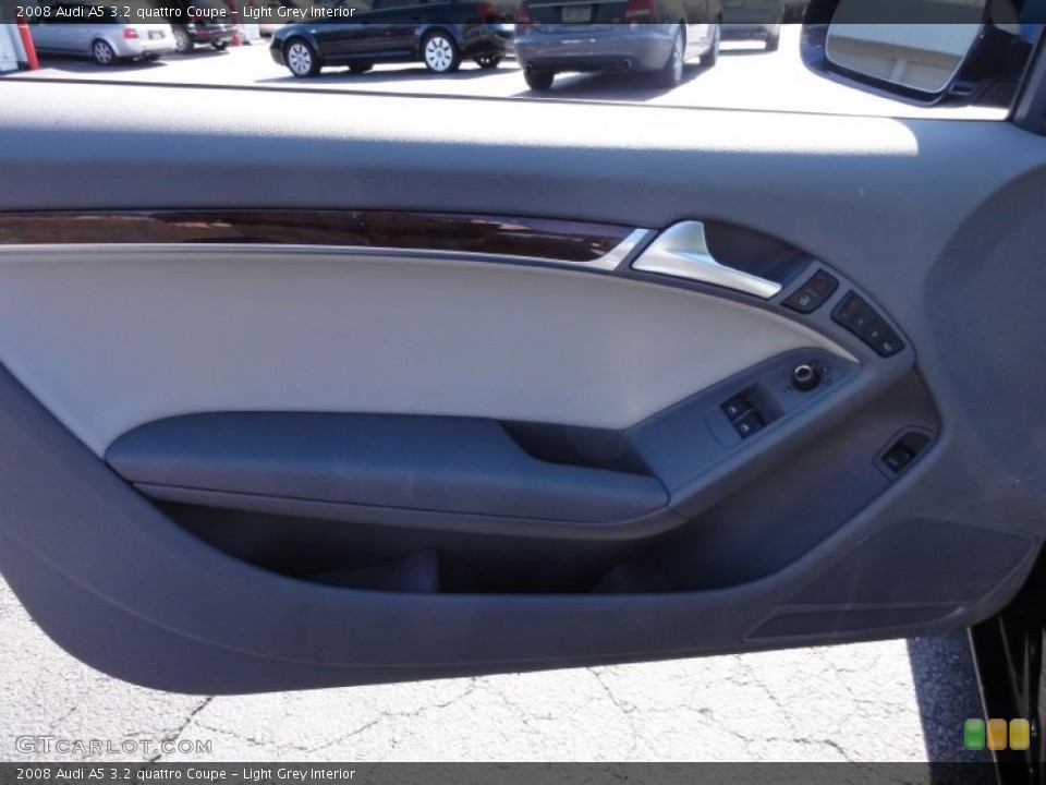 Light Grey Interior Door Panel for the 2008 Audi A5 3.2 quattro Coupe #46331994