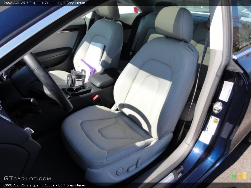 Light Grey Interior Photo for the 2008 Audi A5 3.2 quattro Coupe #46332021