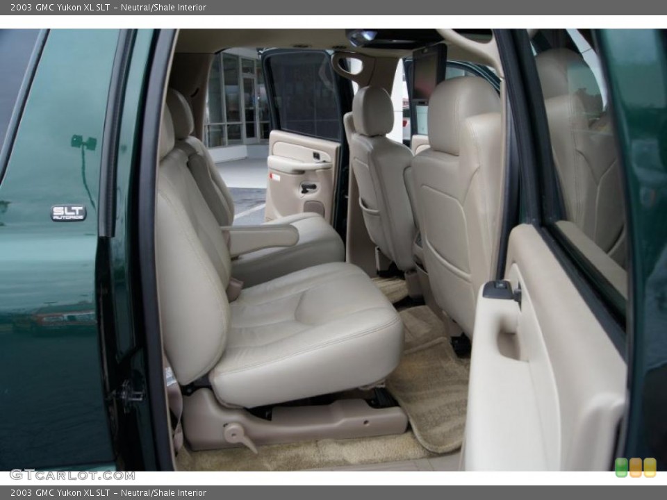 Neutral/Shale Interior Photo for the 2003 GMC Yukon XL SLT #46335543