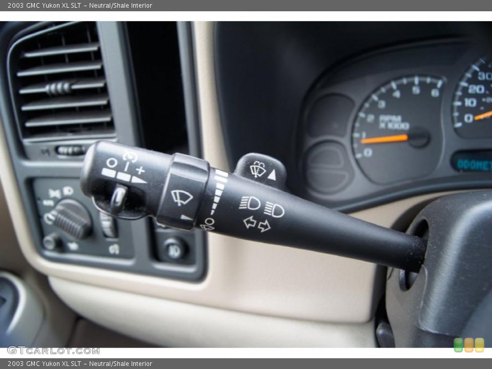 Neutral/Shale Interior Controls for the 2003 GMC Yukon XL SLT #46335732