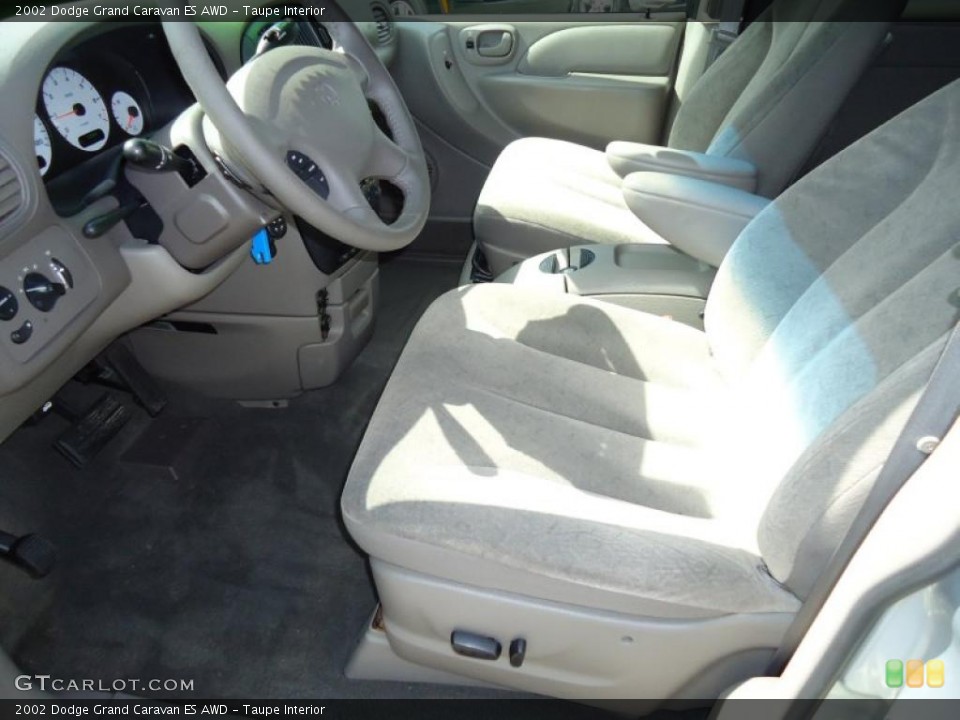 Taupe Interior Photo for the 2002 Dodge Grand Caravan ES AWD #46335837