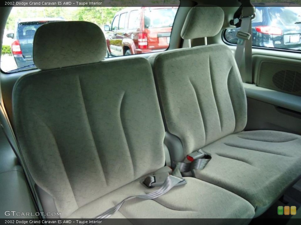 Taupe Interior Photo for the 2002 Dodge Grand Caravan ES AWD #46336501