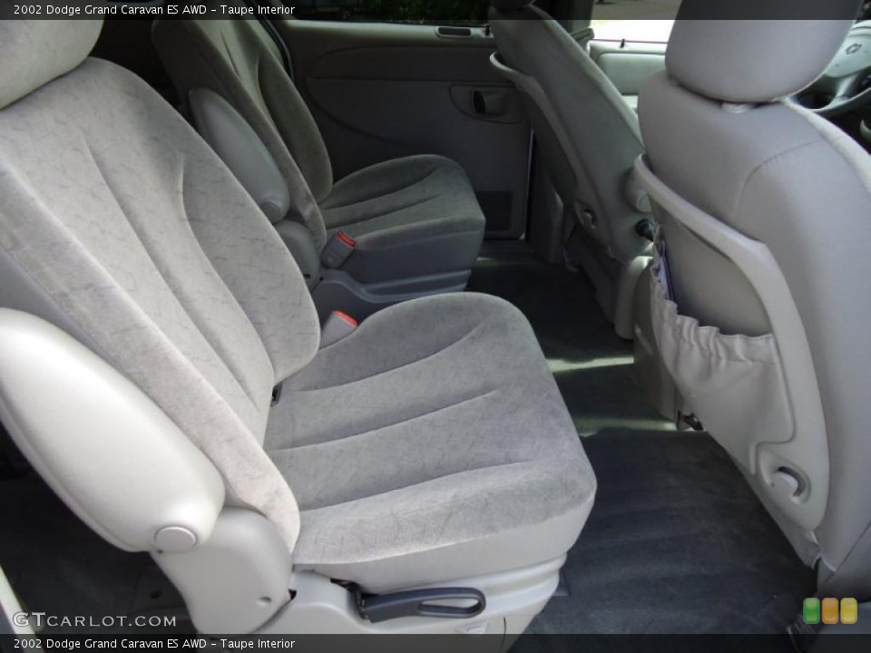 Taupe Interior Photo for the 2002 Dodge Grand Caravan ES AWD #46336504