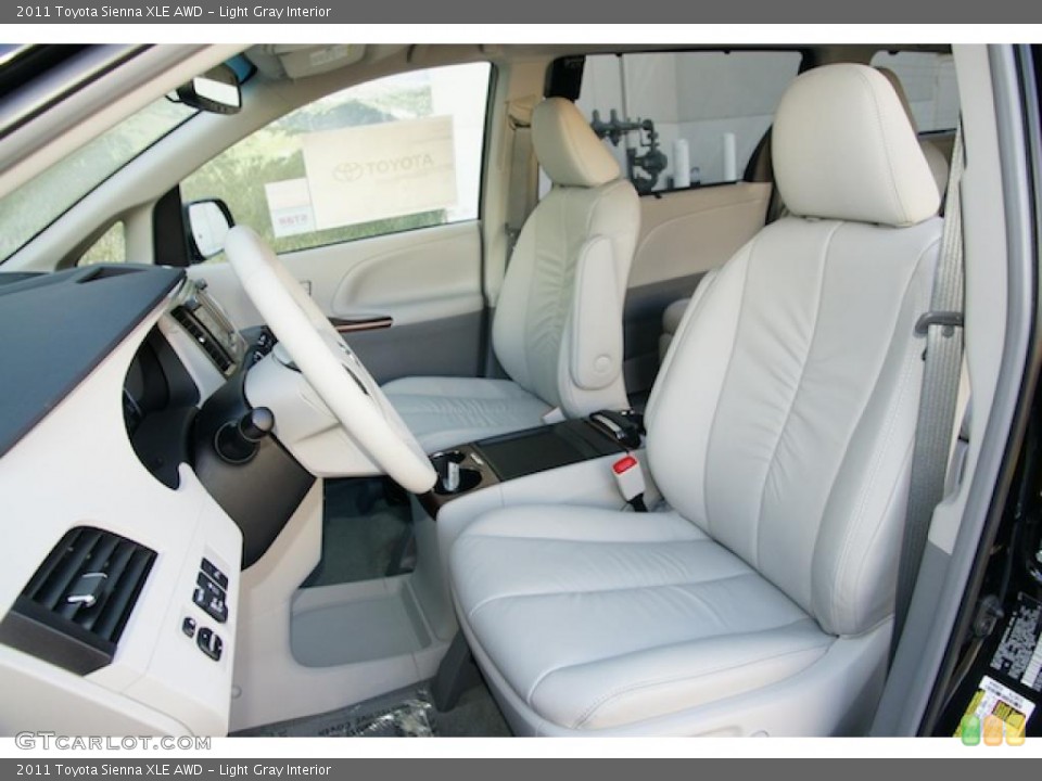 Light Gray Interior Photo for the 2011 Toyota Sienna XLE AWD #46338231
