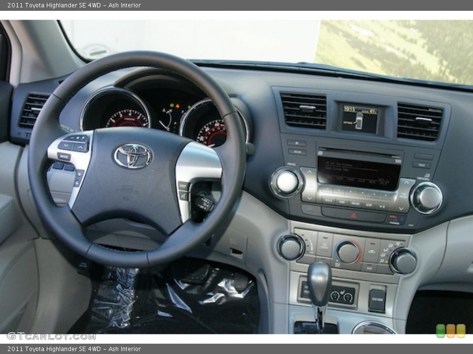 Ash Interior Dashboard for the 2011 Toyota Highlander SE 4WD #46338537
