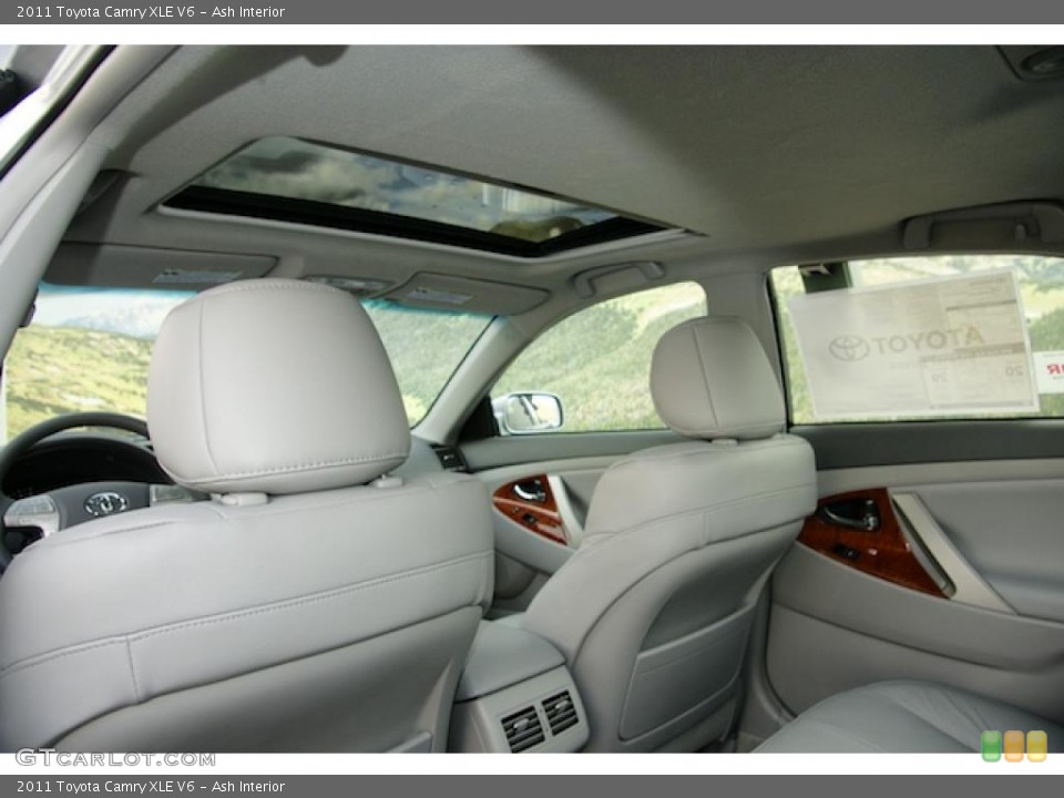 Ash Interior Photo for the 2011 Toyota Camry XLE V6 #46339062