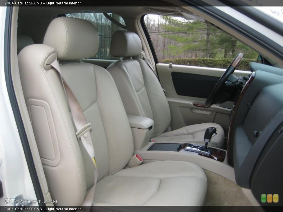 Light Neutral Interior Photo for the 2004 Cadillac SRX V8 #46352651