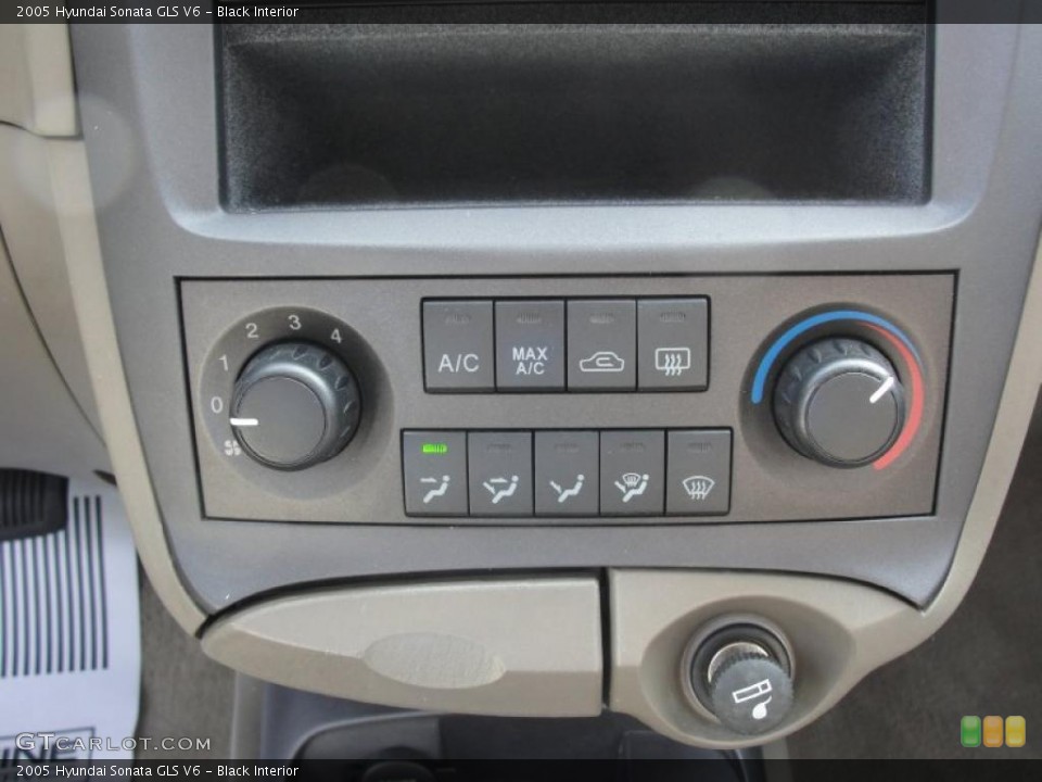 Black Interior Controls for the 2005 Hyundai Sonata GLS V6 #46352714