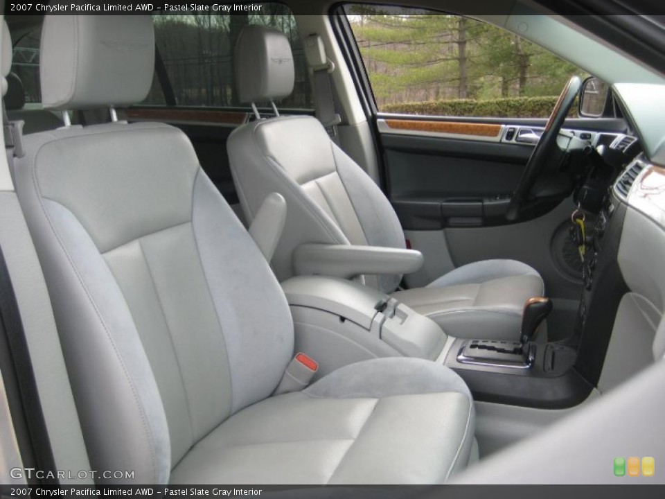 Pastel Slate Gray Interior Photo for the 2007 Chrysler Pacifica Limited AWD #46354346