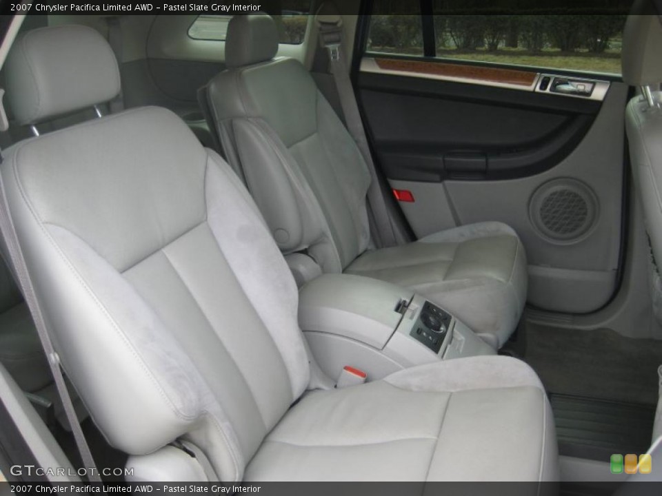 Pastel Slate Gray Interior Photo for the 2007 Chrysler Pacifica Limited AWD #46354355