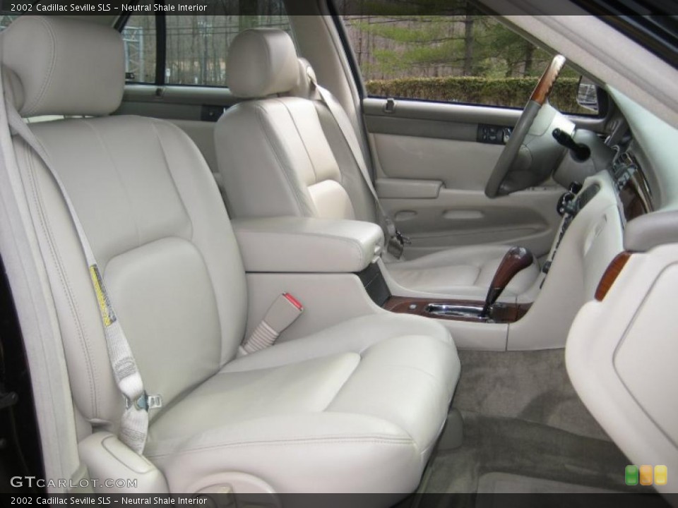Neutral Shale Interior Photo for the 2002 Cadillac Seville SLS #46354760