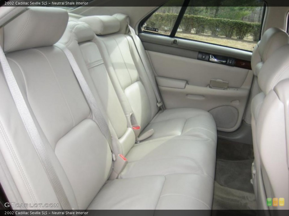 Neutral Shale Interior Photo for the 2002 Cadillac Seville SLS #46354769
