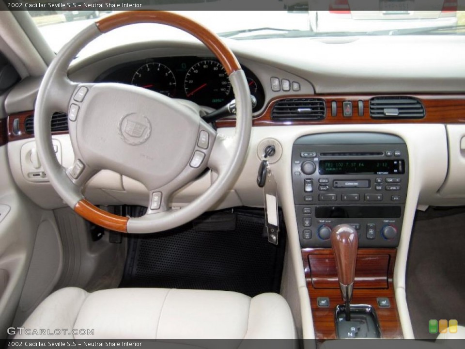 Neutral Shale Interior Dashboard for the 2002 Cadillac Seville SLS #46354793