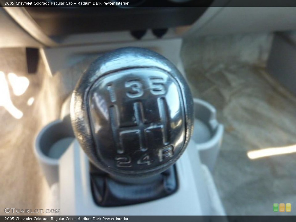 Medium Dark Pewter Interior Transmission for the 2005 Chevrolet Colorado Regular Cab #46357250