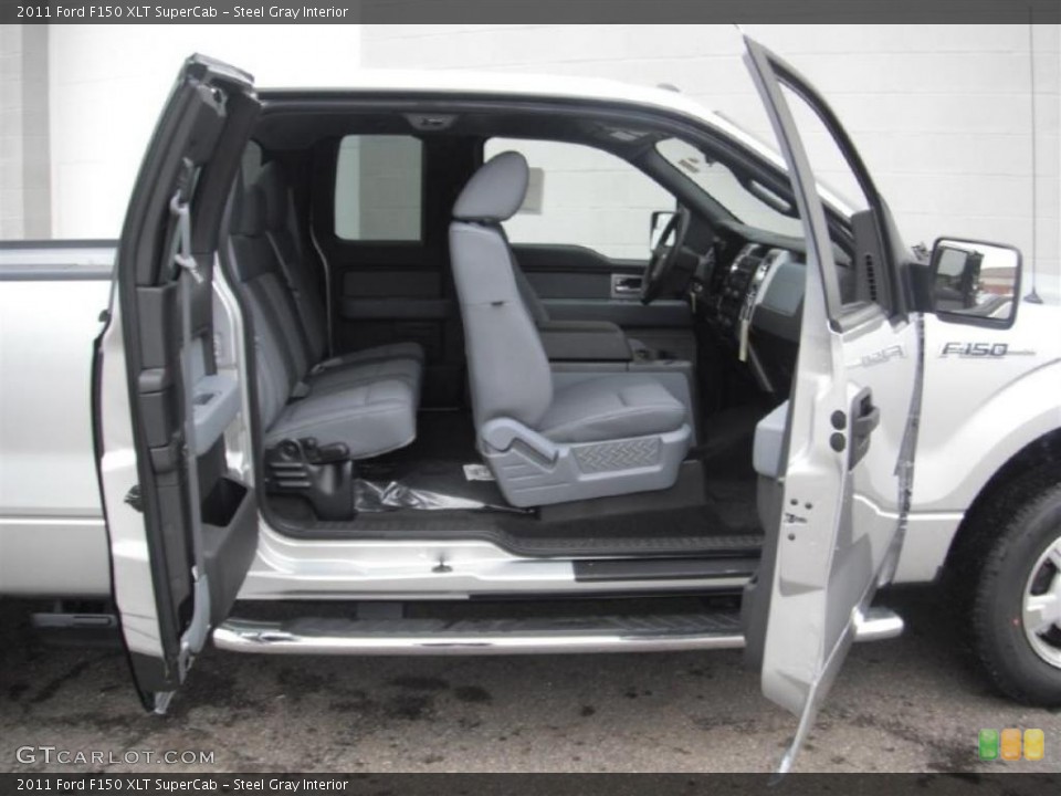 Steel Gray Interior Photo for the 2011 Ford F150 XLT SuperCab #46357439