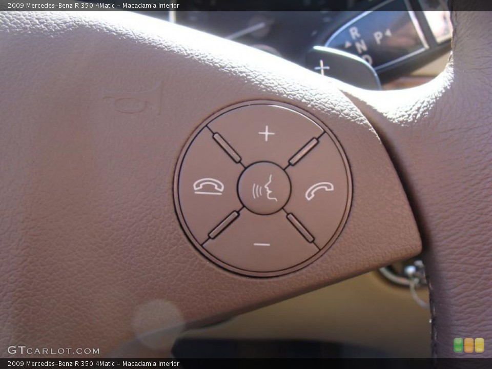 Macadamia Interior Controls for the 2009 Mercedes-Benz R 350 4Matic #46365473