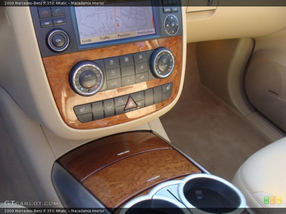 Macadamia Interior Controls for the 2009 Mercedes-Benz R 350 4Matic #46365479