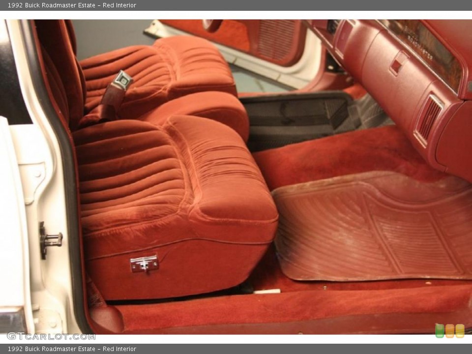 Red Interior Photo for the 1992 Buick Roadmaster Estate #46374267