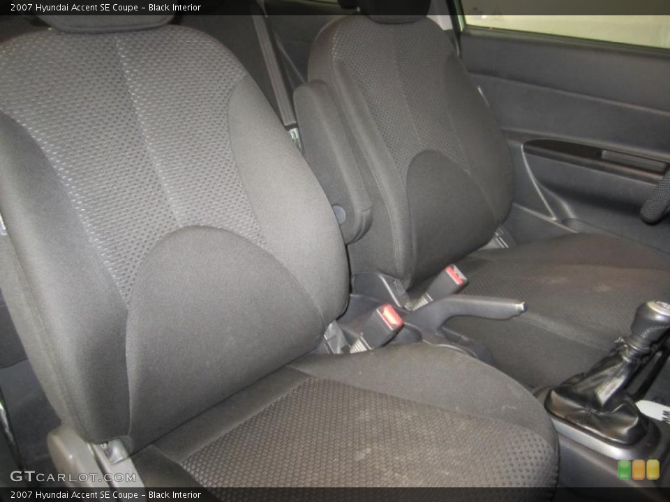 Black Interior Photo for the 2007 Hyundai Accent SE Coupe #46387375