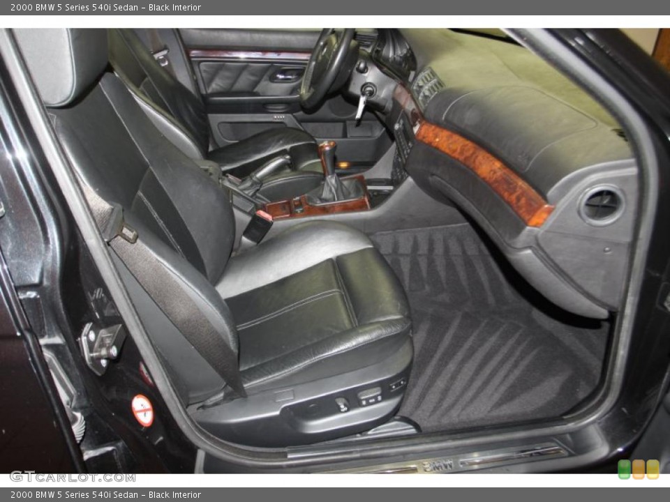 Black Interior Photo for the 2000 BMW 5 Series 540i Sedan #46394245
