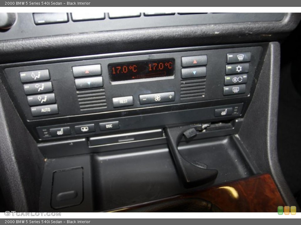 Black Interior Controls for the 2000 BMW 5 Series 540i Sedan #46394260