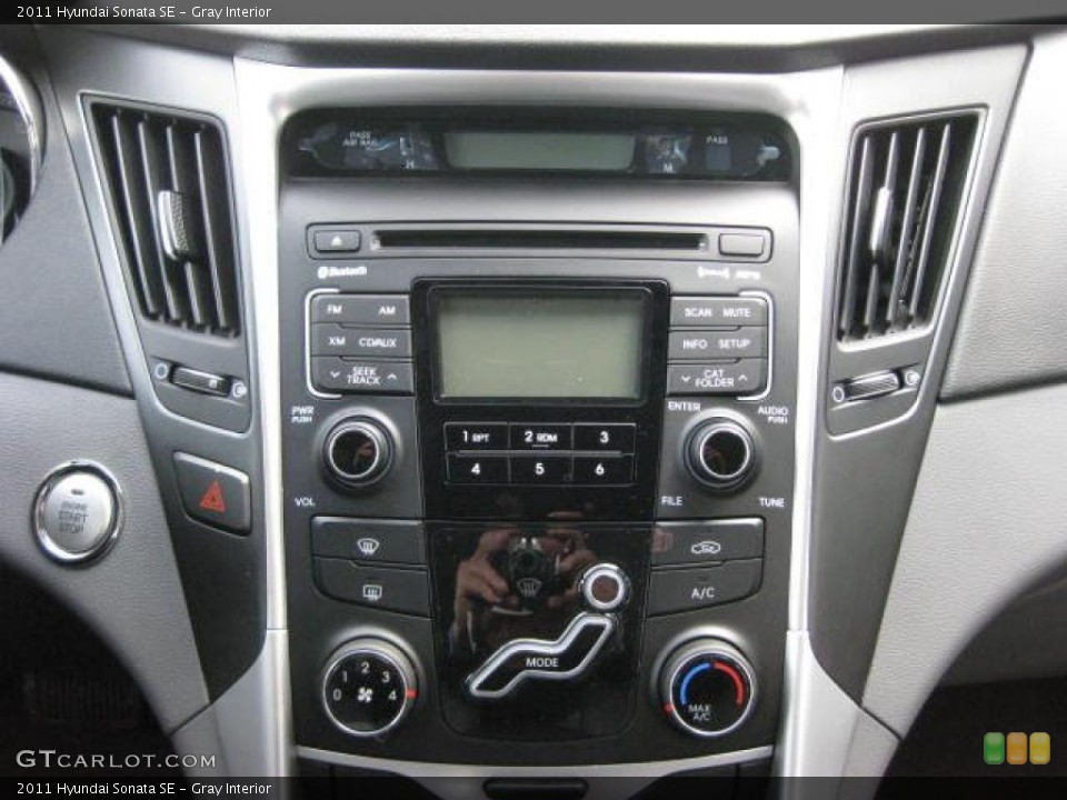 Gray Interior Controls for the 2011 Hyundai Sonata SE #46400010