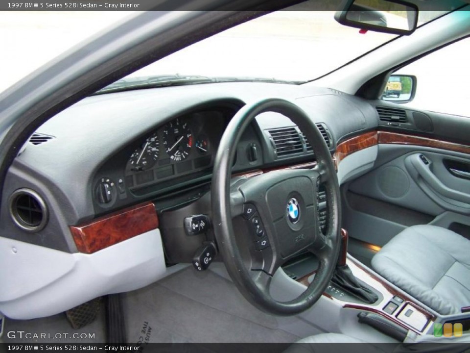 Gray Interior Photo for the 1997 BMW 5 Series 528i Sedan #46401399