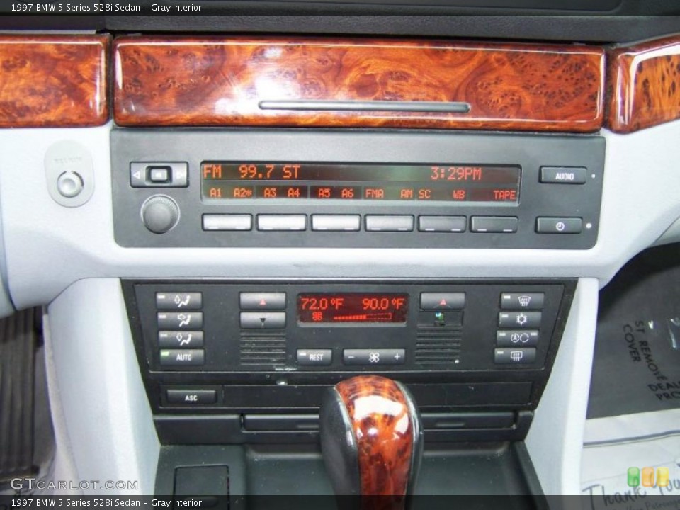 Gray Interior Controls for the 1997 BMW 5 Series 528i Sedan #46401633
